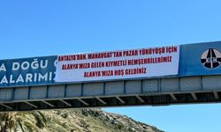 Alanya'da şaşırtan afişler