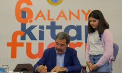 Kitap fuarında izdiham