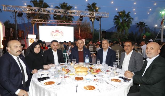 Yücel, personel ile iftarda buluştu