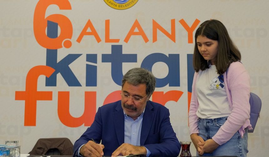 Kitap fuarında izdiham